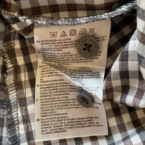 Gingham Dress Shirt. Size: Small - Picture 5 of 6